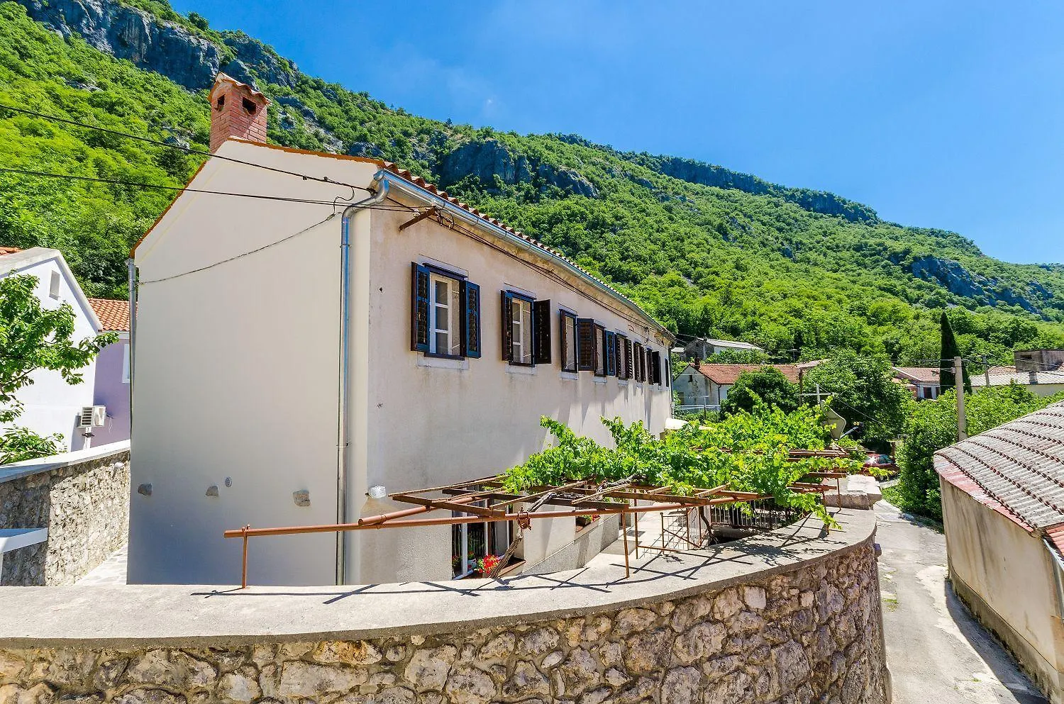 Holiday home Mediterranes Steinhaus Mit Grosser Terrasse, Aussendusche, Privatpool, Babybett, Waschmaschine Grizane-Belgrad