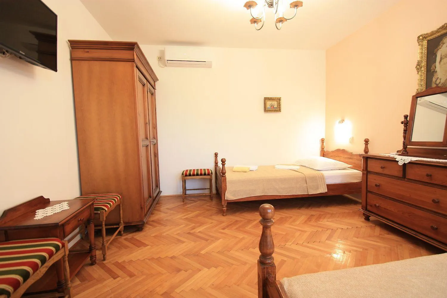 Mediterranes Steinhaus Mit Grosser Terrasse, Aussendusche, Privatpool, Babybett, Waschmaschine Grizane-Belgrad Croatia