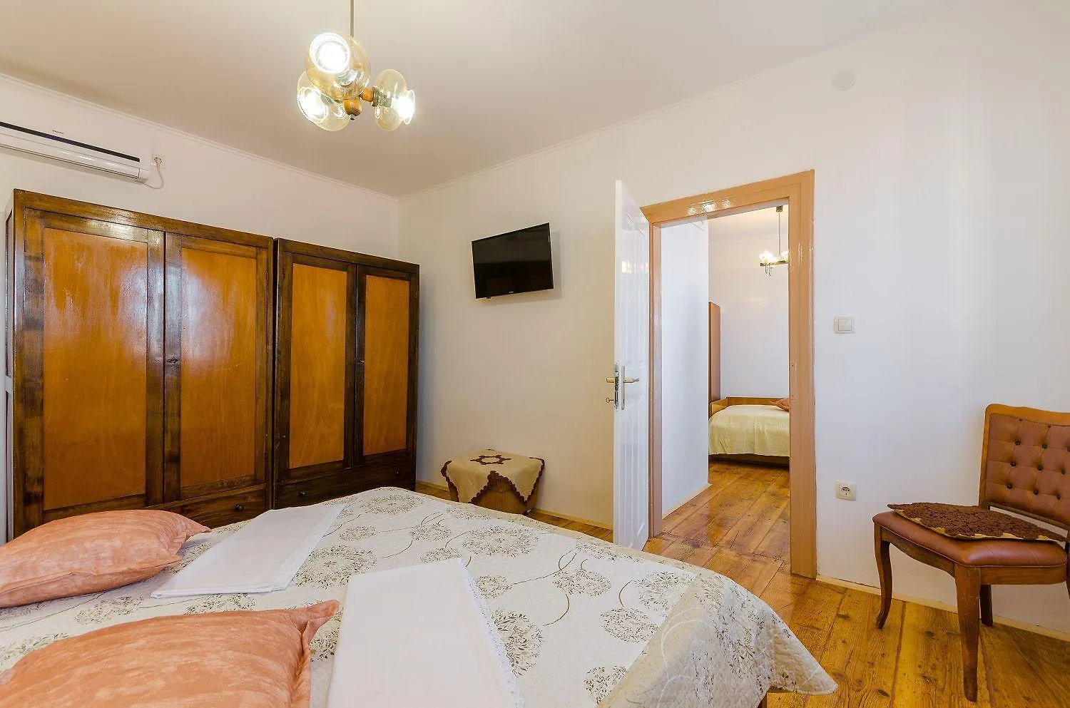 Mediterranes Steinhaus Mit Grosser Terrasse, Aussendusche, Privatpool, Babybett, Waschmaschine Grizane-Belgrad 0*,  Croatia