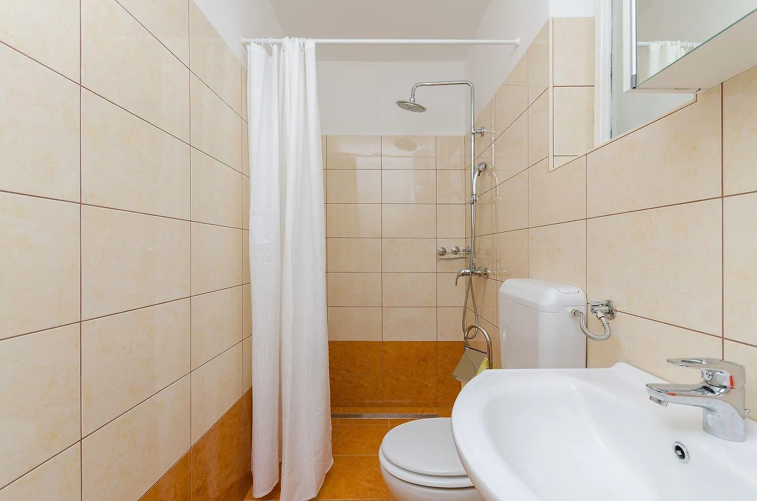 Mediterranes Steinhaus Mit Grosser Terrasse, Aussendusche, Privatpool, Babybett, Waschmaschine Grizane-Belgrad 0*,